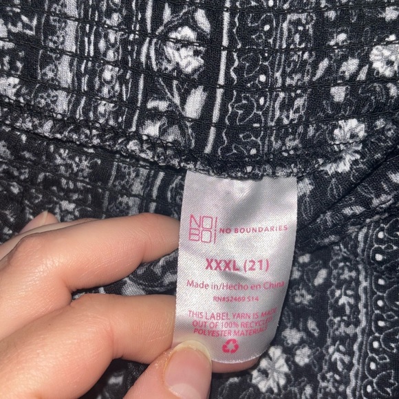 No Boundaries Frilly Shorts Women’s XXXL •EUC - Picture 3 of 3